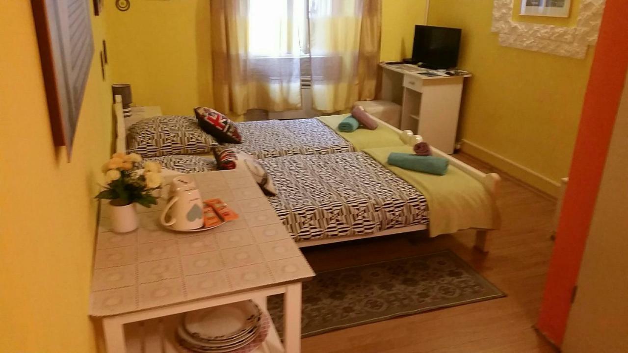 Studio And Rooms Korzo Fiume Esterno foto